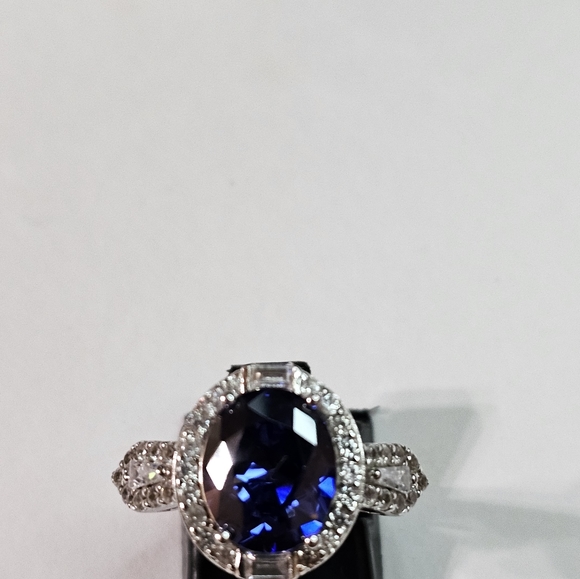 D Block Color Tanzanite Simulant Ring Size 7! 💍 - Picture 8 of 8